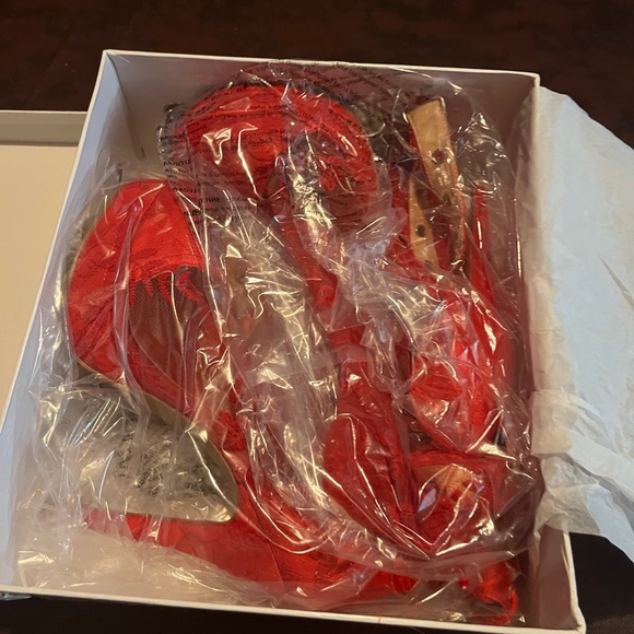 Ladies do you want attention? You got them in these!! - Picture 10 of 10